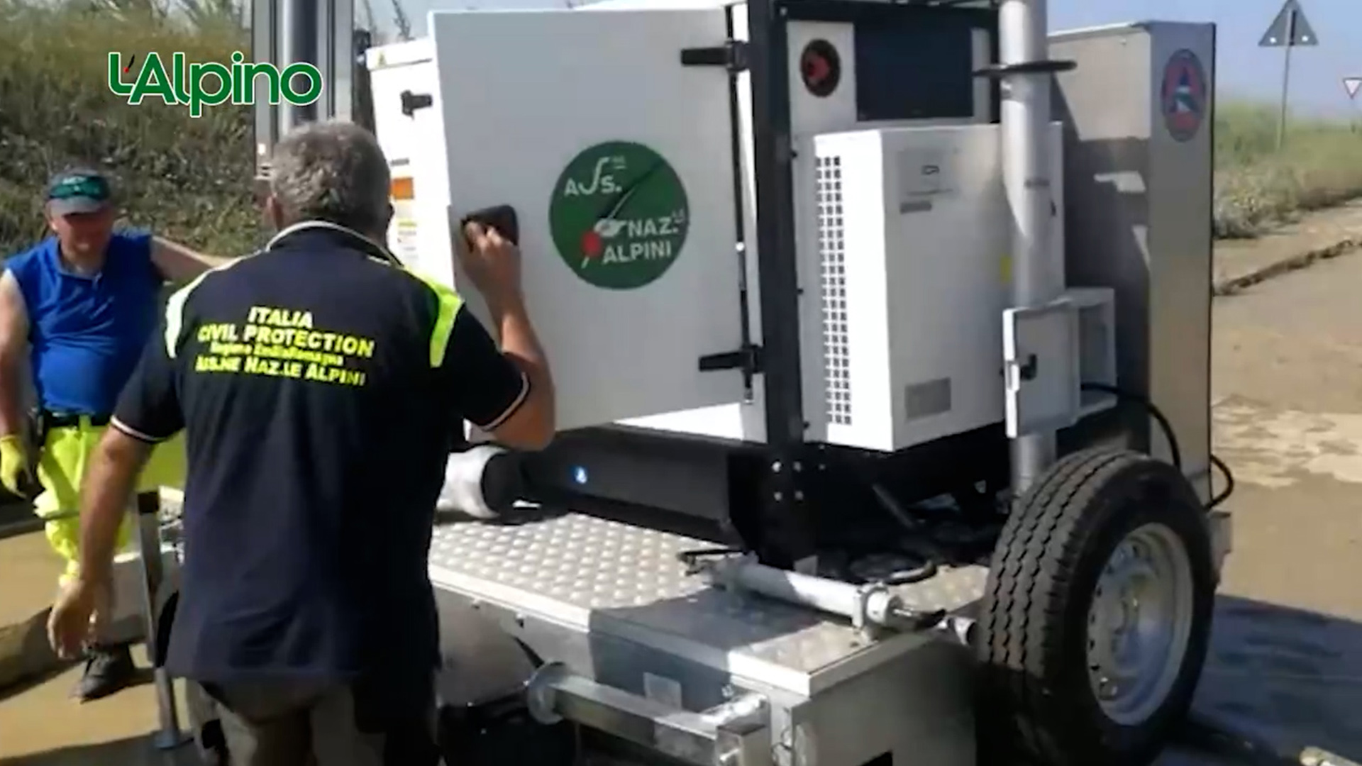 L’Alpino – Tute gialle in azione in Romagna