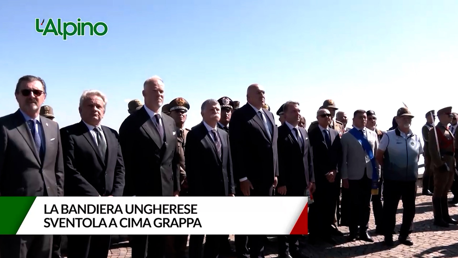 L’Alpino – La bandiera ungherese sventola a Cima Grappa