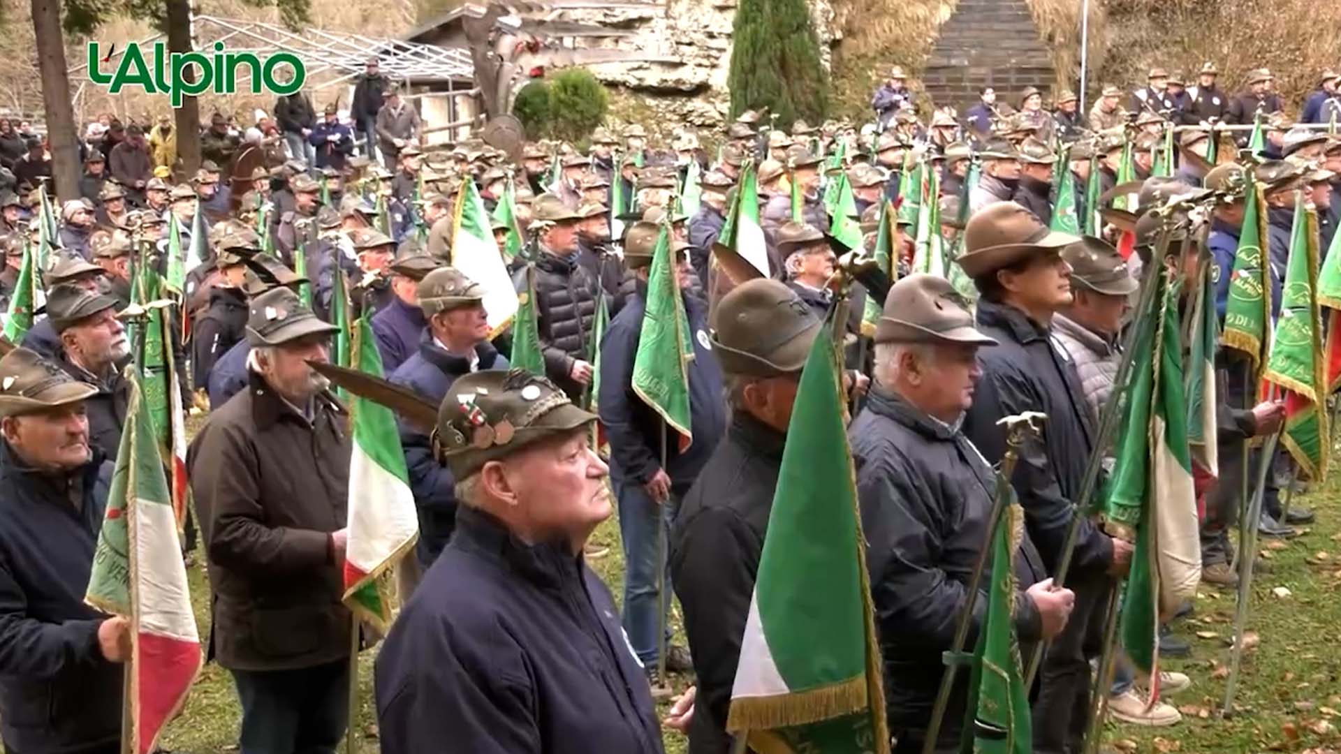 L’Alpino – Al Bosco delle Penne Mozze la veglia degli Alpini