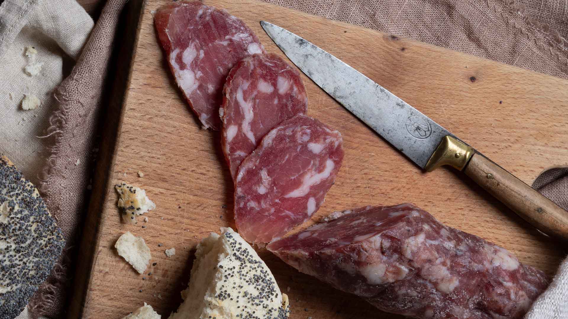 Sua Maestà il salame di Monte Isola De.Co.