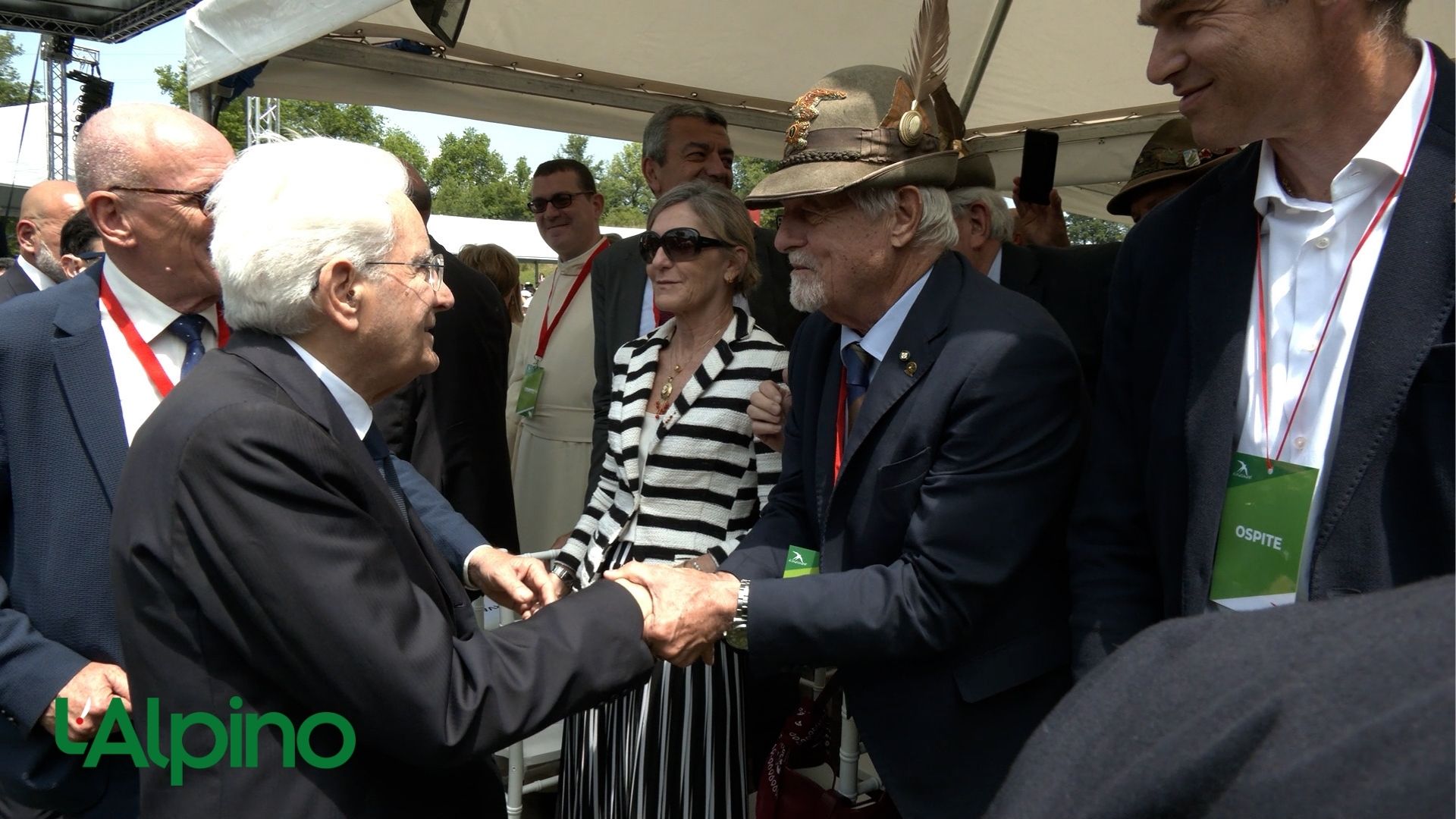 L’Alpino – Mattarella con gli alpini a Rodine