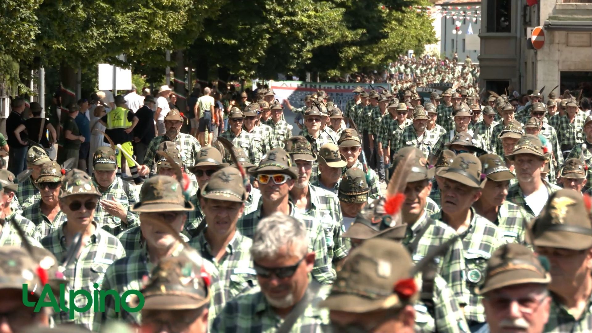 L’Alpino – Triveneto: un raduno che pare una mini-adunata