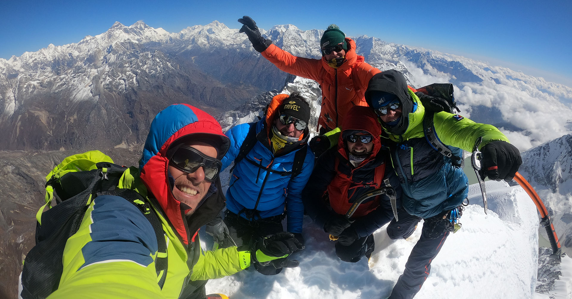 Leo Gheza, l'alpinista in volo oltre la vetta