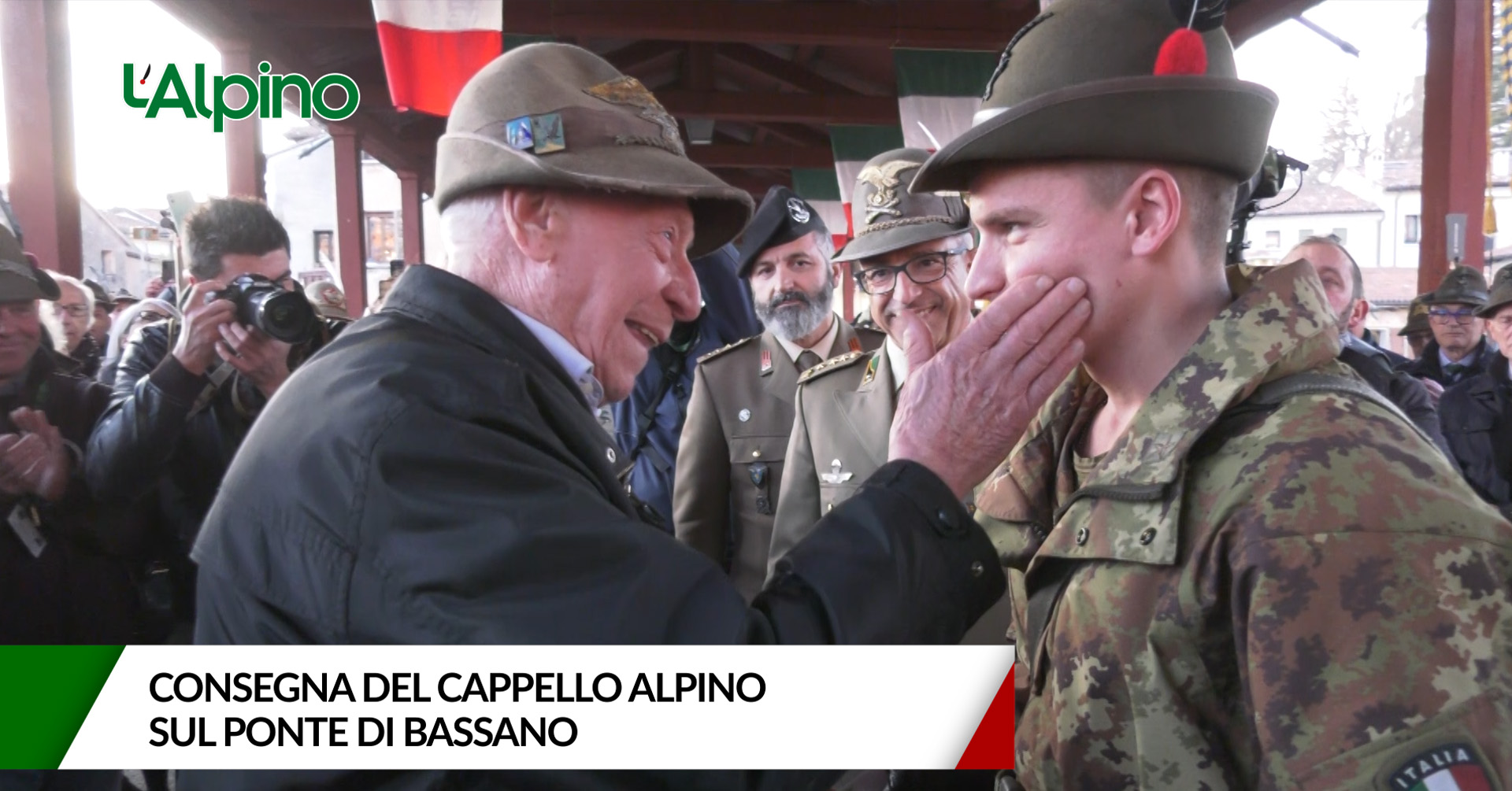 L'Alpino - Consegna del cappello alpino sul ponte di Bassano