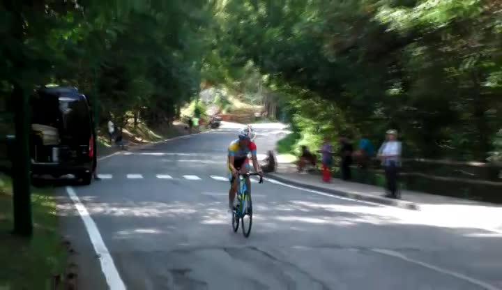 Ciclismo: Piancamuno-Montecampione a Leonardo Vesco