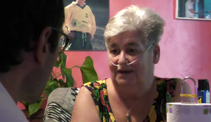 Costa Volpino: manca l'ascensore e Tina Romele è chiusa in casa da 440 giorni