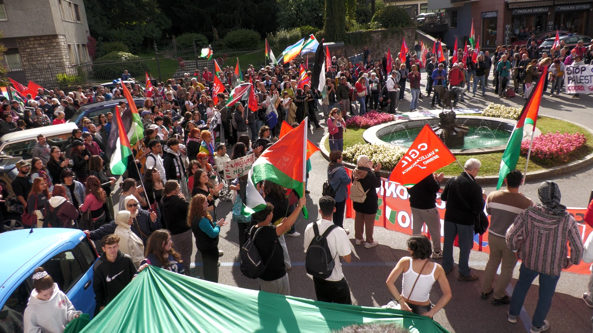 Mille manifestanti per Gaza: in piazza studenti e lavoratori