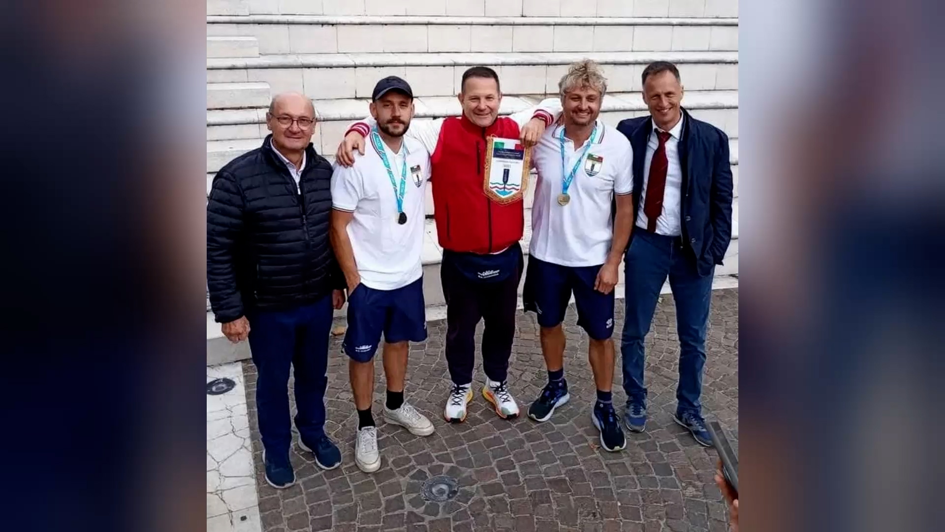 Voga in piedi: la Clusanina campione d'Italia