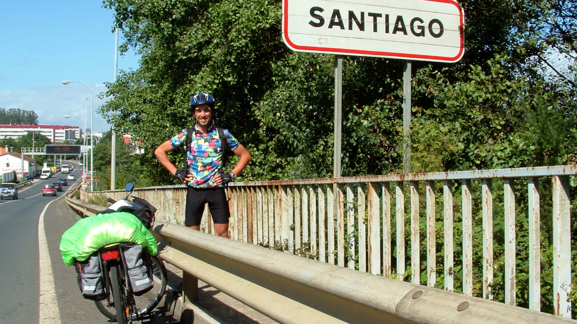 Turista in bicicletta: Raffaele Mariano pedala in ricordo del nonno