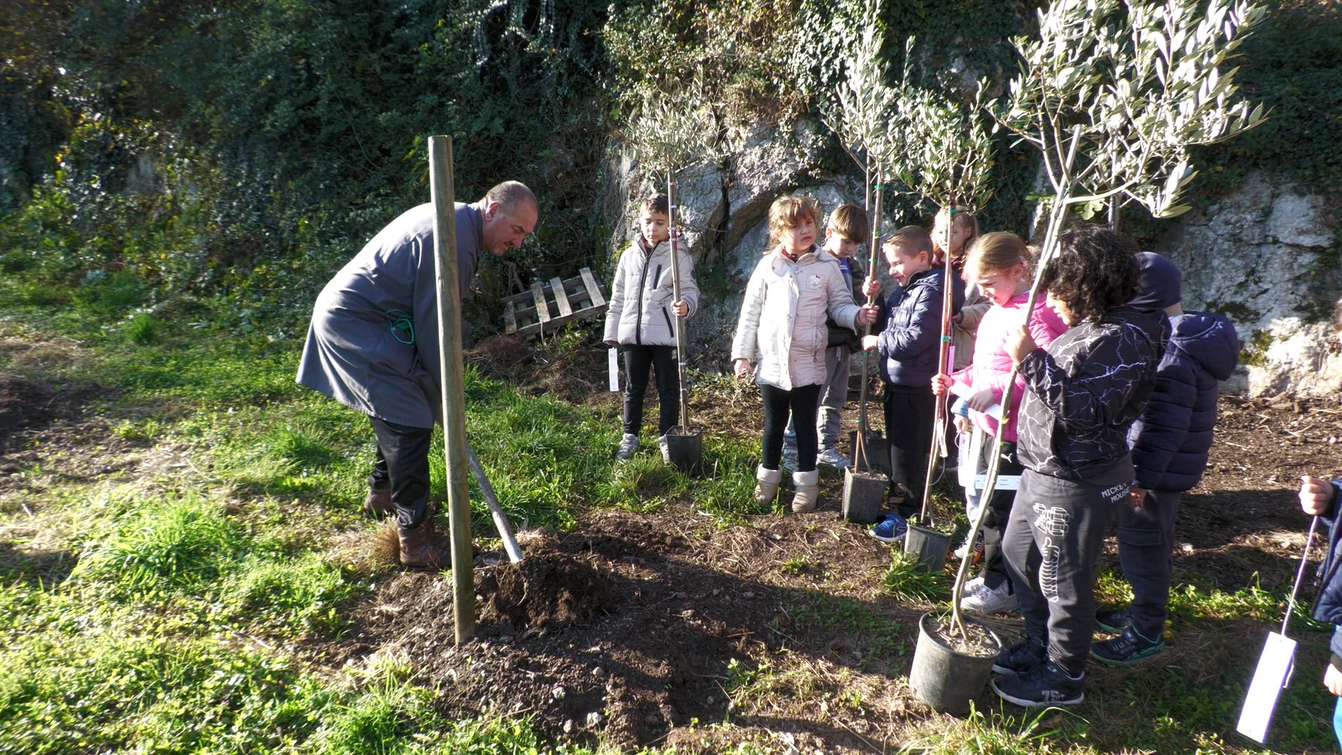 La festa dell'albero di Legambiente con i bambini del Convitto