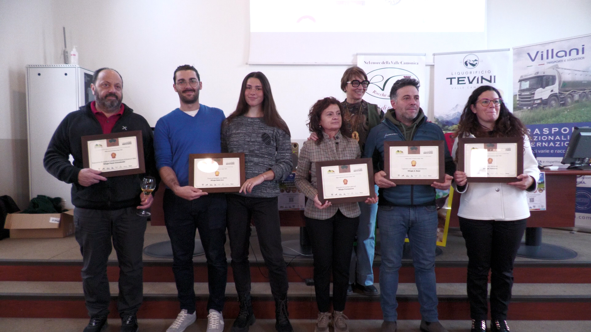 A tavola in rifugio, premiati i vincitori: rifugio Bozzi e rifugio Baita Iseo