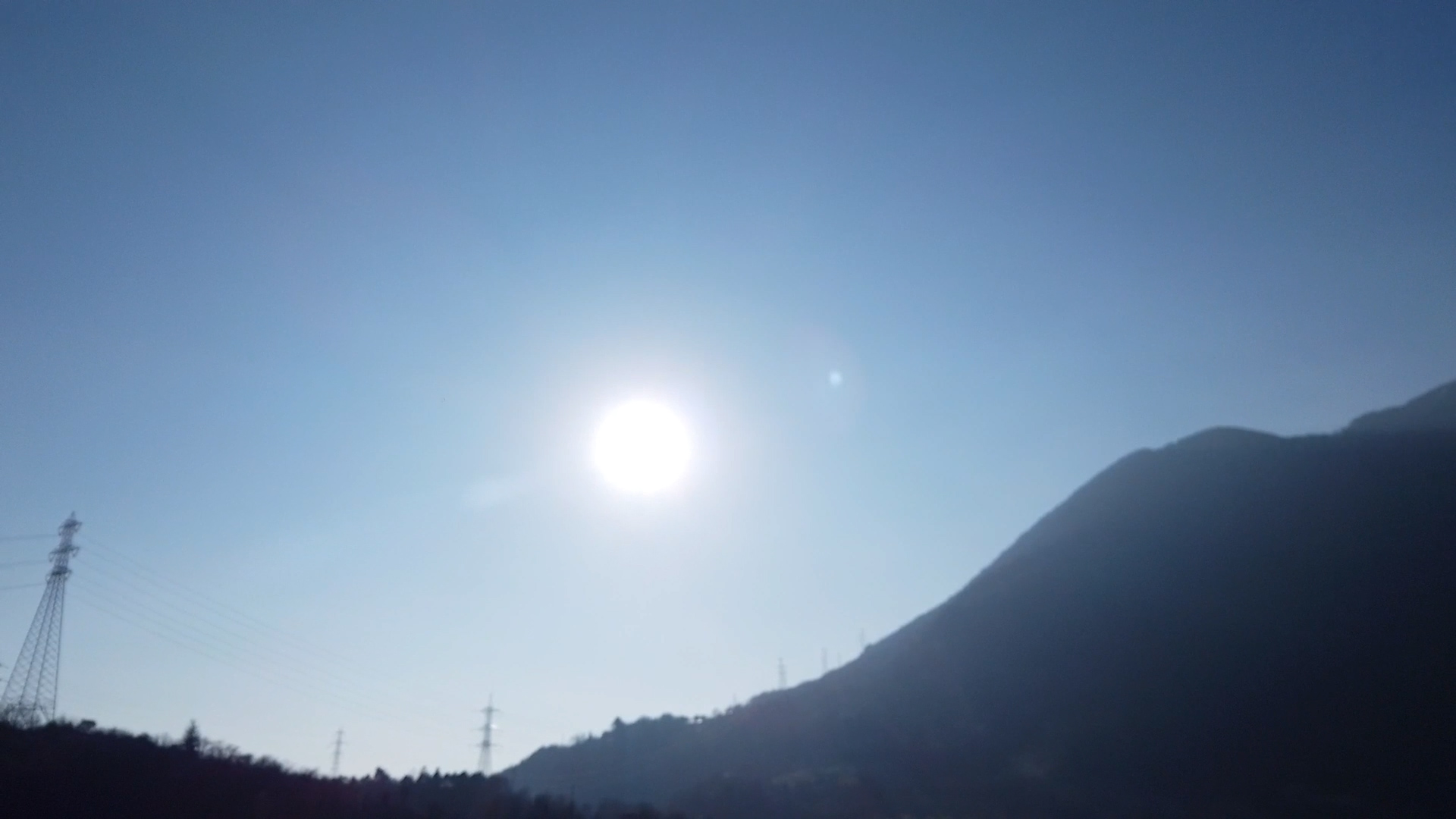 Sole nel weekend, pioggia da martedì