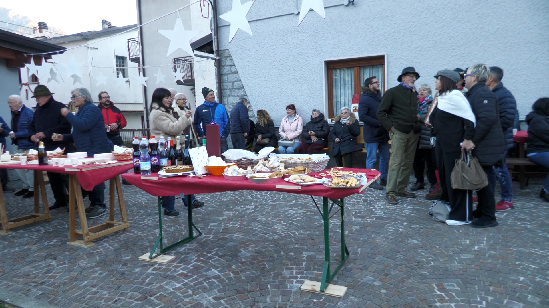 Presepe e tradizione, fa festa la contrada di via Magnolini