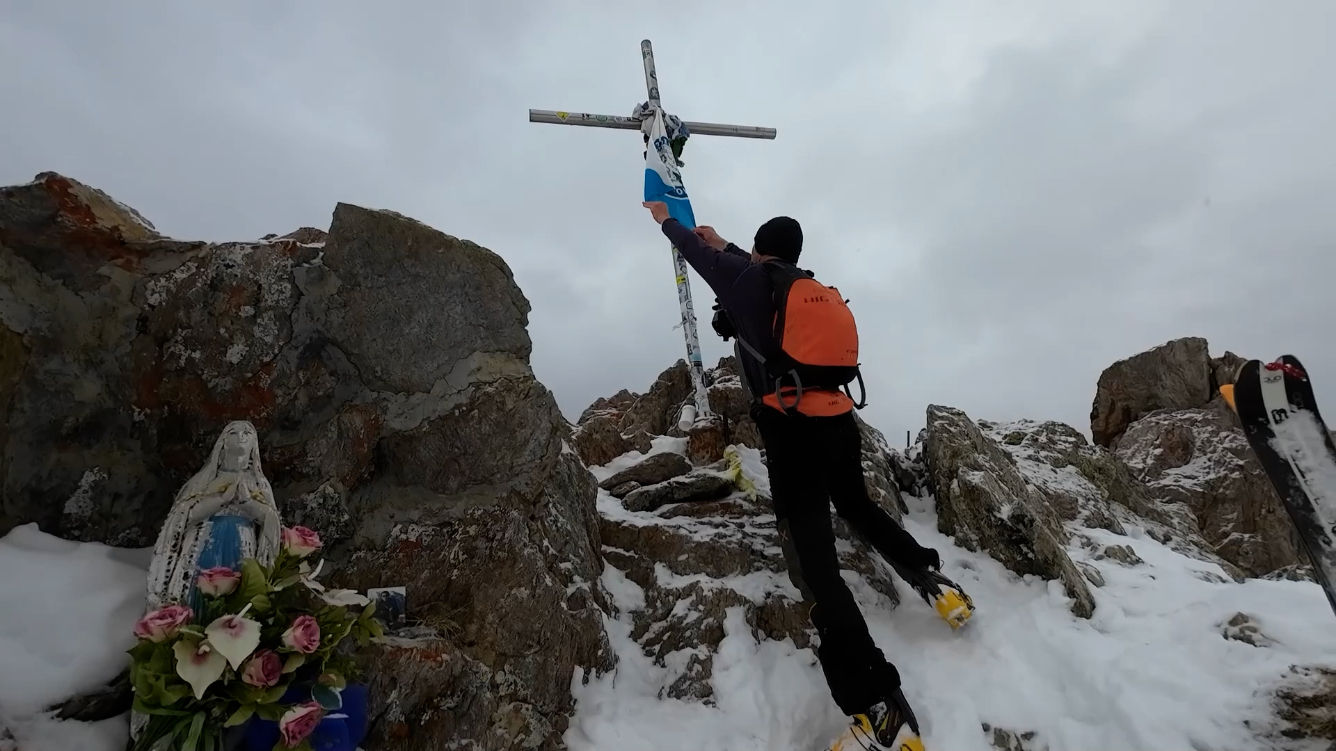 Ciaspole e sci d'alpinismo: nel winter tour 17 date per scoprire la montagna camuna