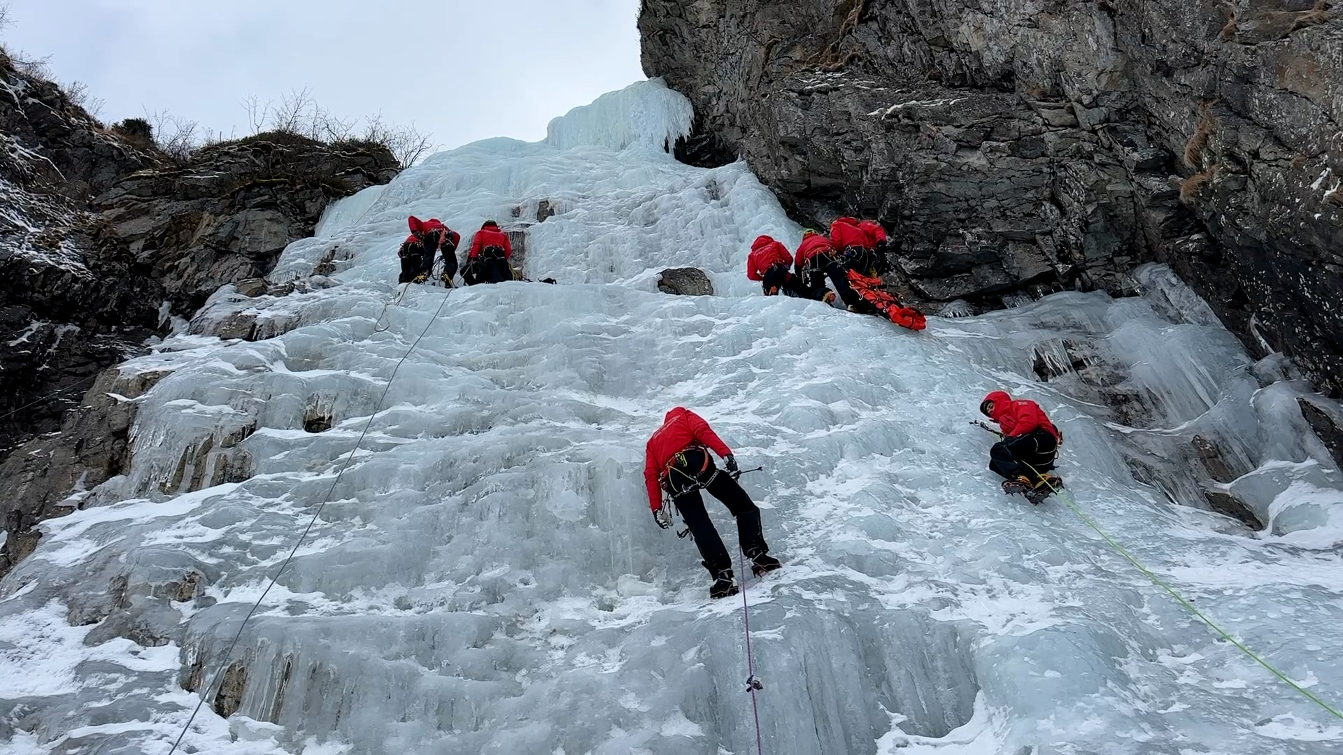 Cascate di ghiaccio, esercitazione per il Soccorso alpino