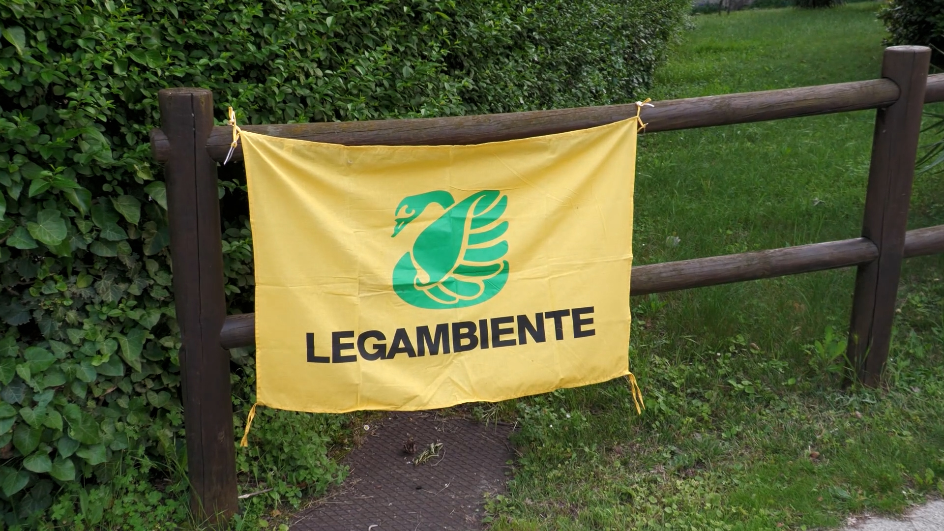 Rifiuti: differenziata in calo anche in molti comuni della valle e del lago