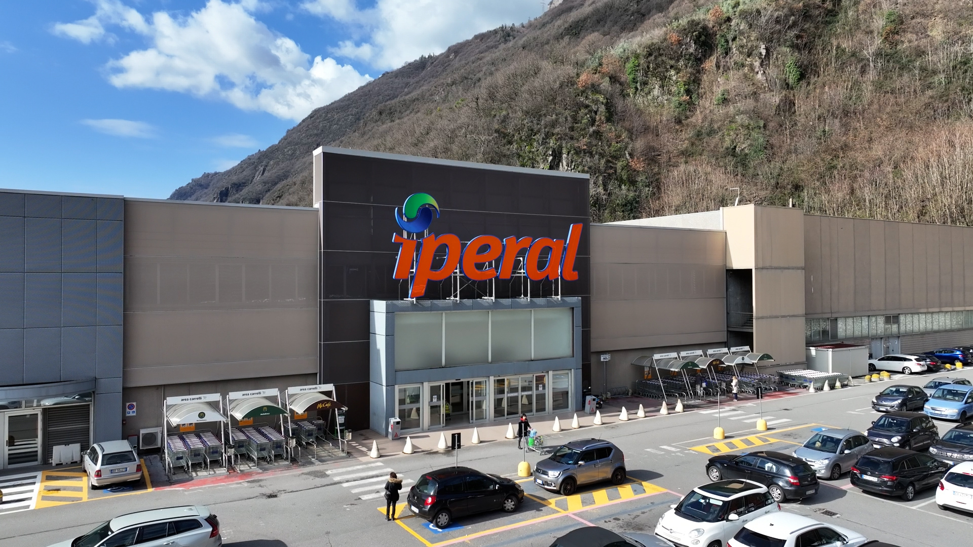 Iperal, un successo nato 40 anni fa; nel 2003 l'arrivo in valle Camonica