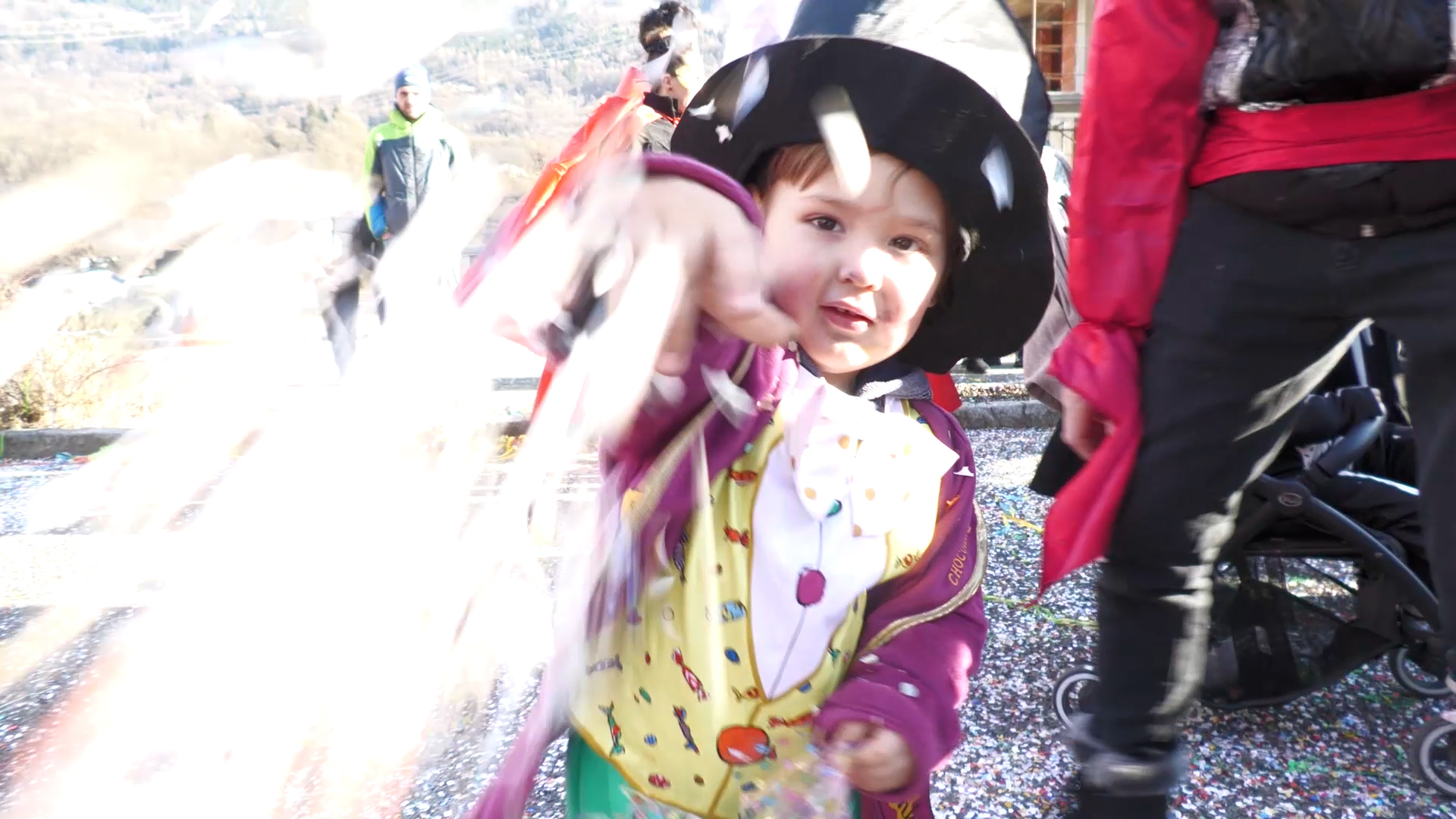 Con maschere e coriandoli, protagoniste tutte le frazioni del paese