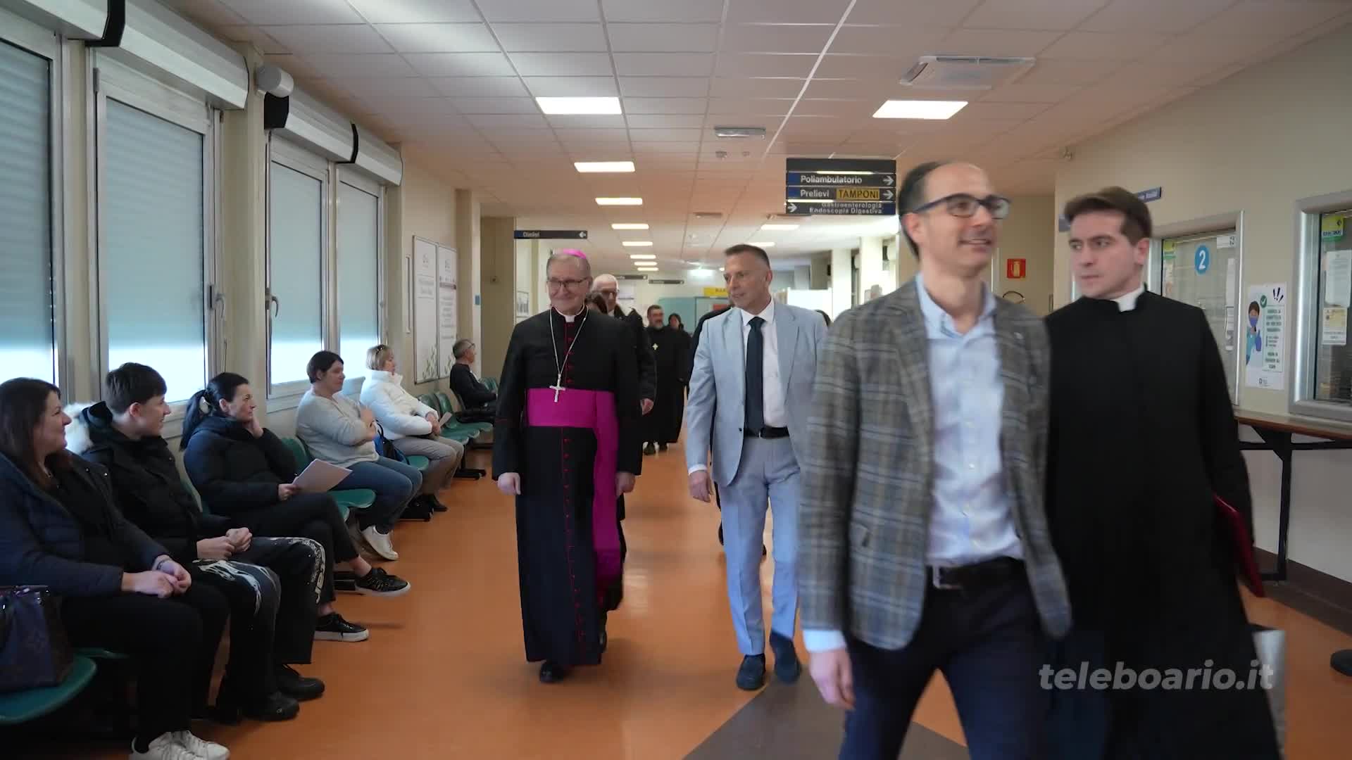 Il vescovo visita l'ospedale: 