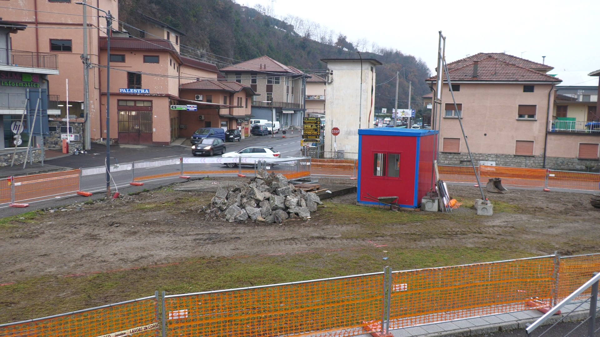 Maxi parcheggio per il campo sportivo e incrocio canalizzato in via Nazionale
