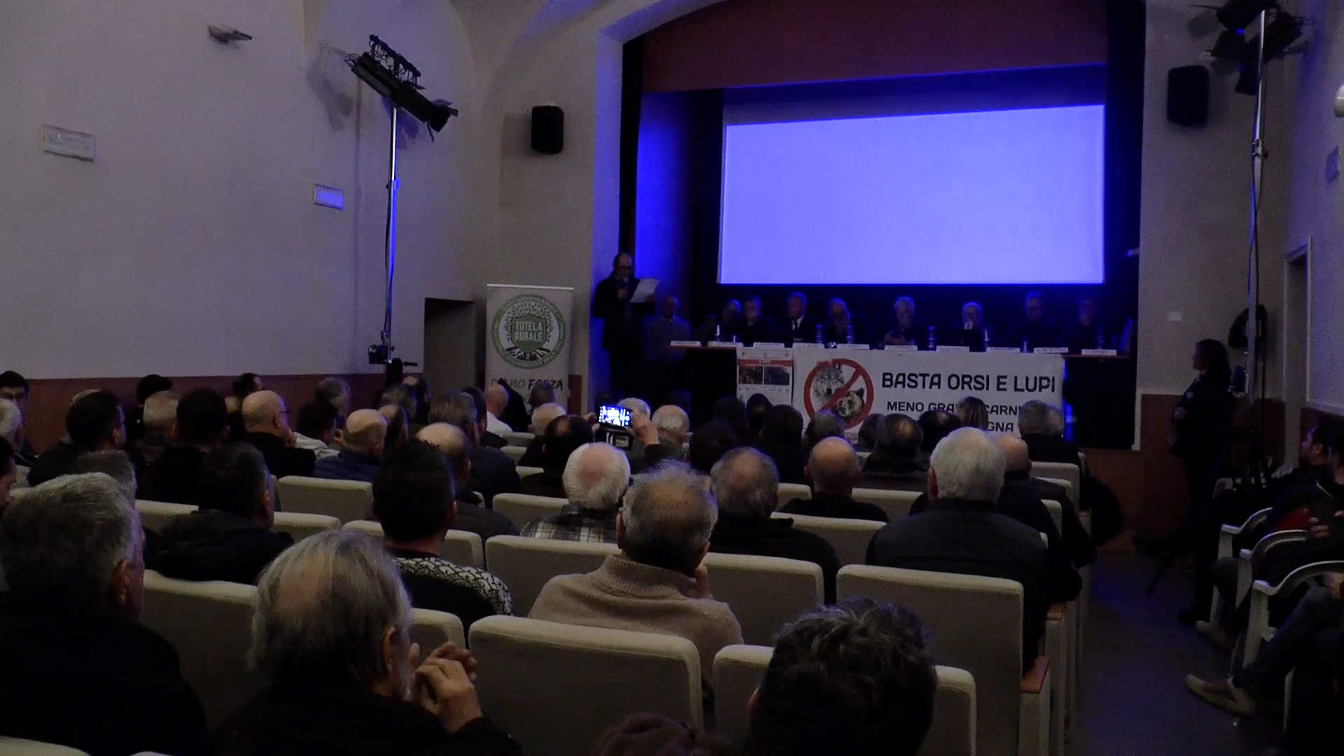 Bienno, un convegno sul problema lupo