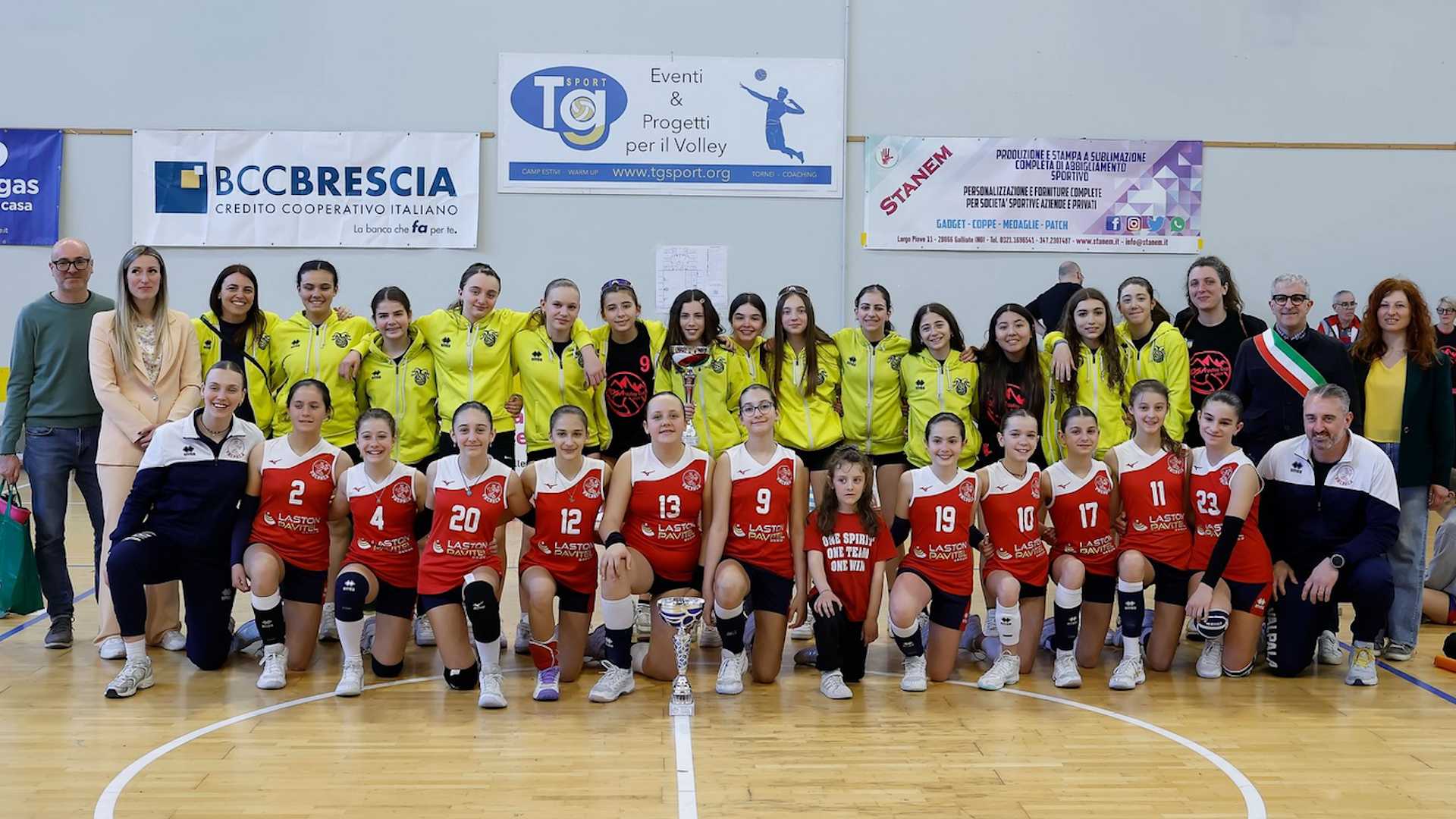 Pasqua sottorete con la Rosa Volley Cup