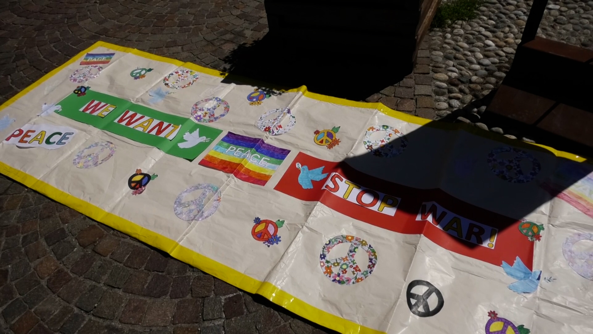 Val Saviore, in marcia per dire no alle guerre