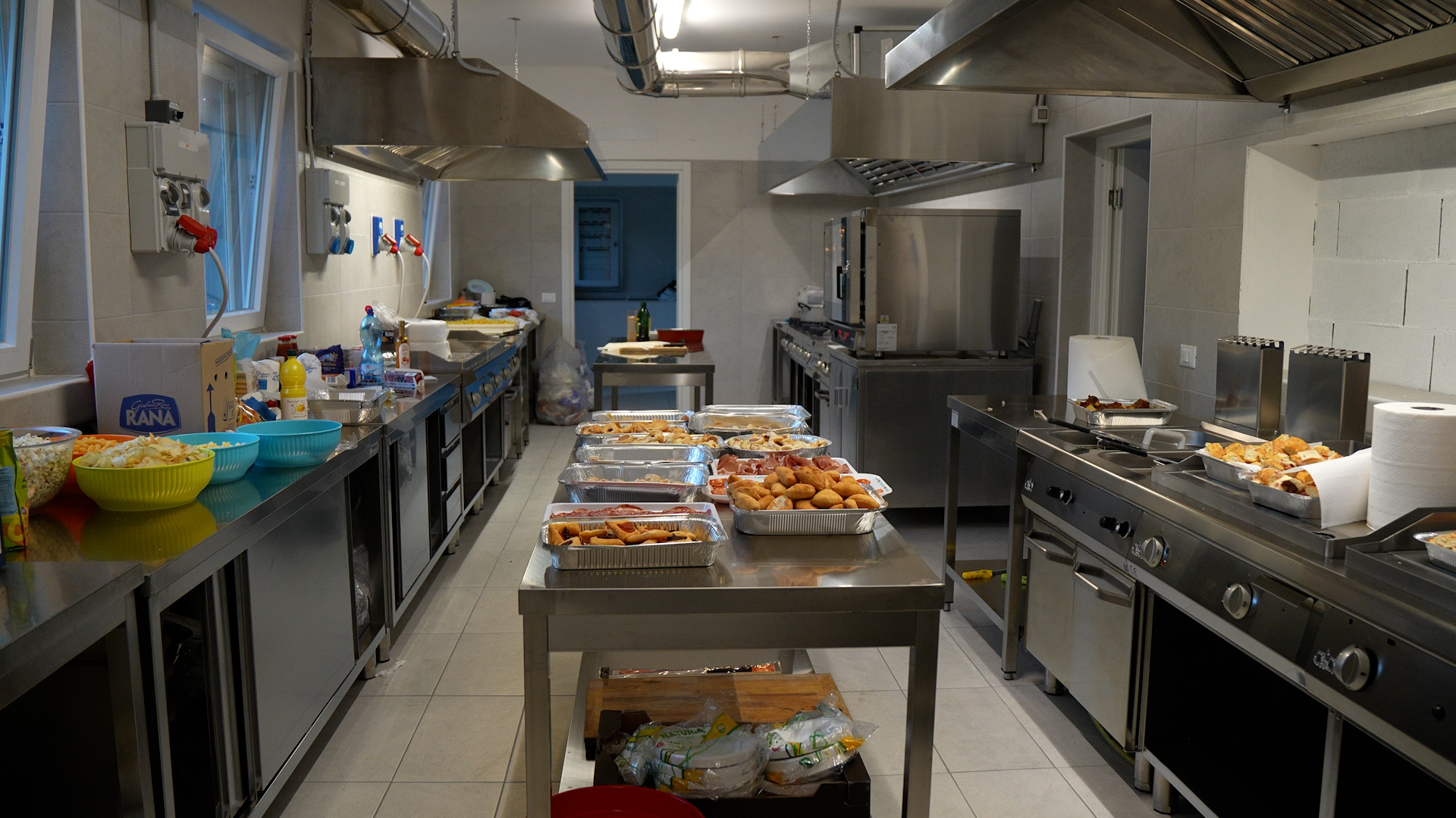 Una cucina per la piazza di Esine