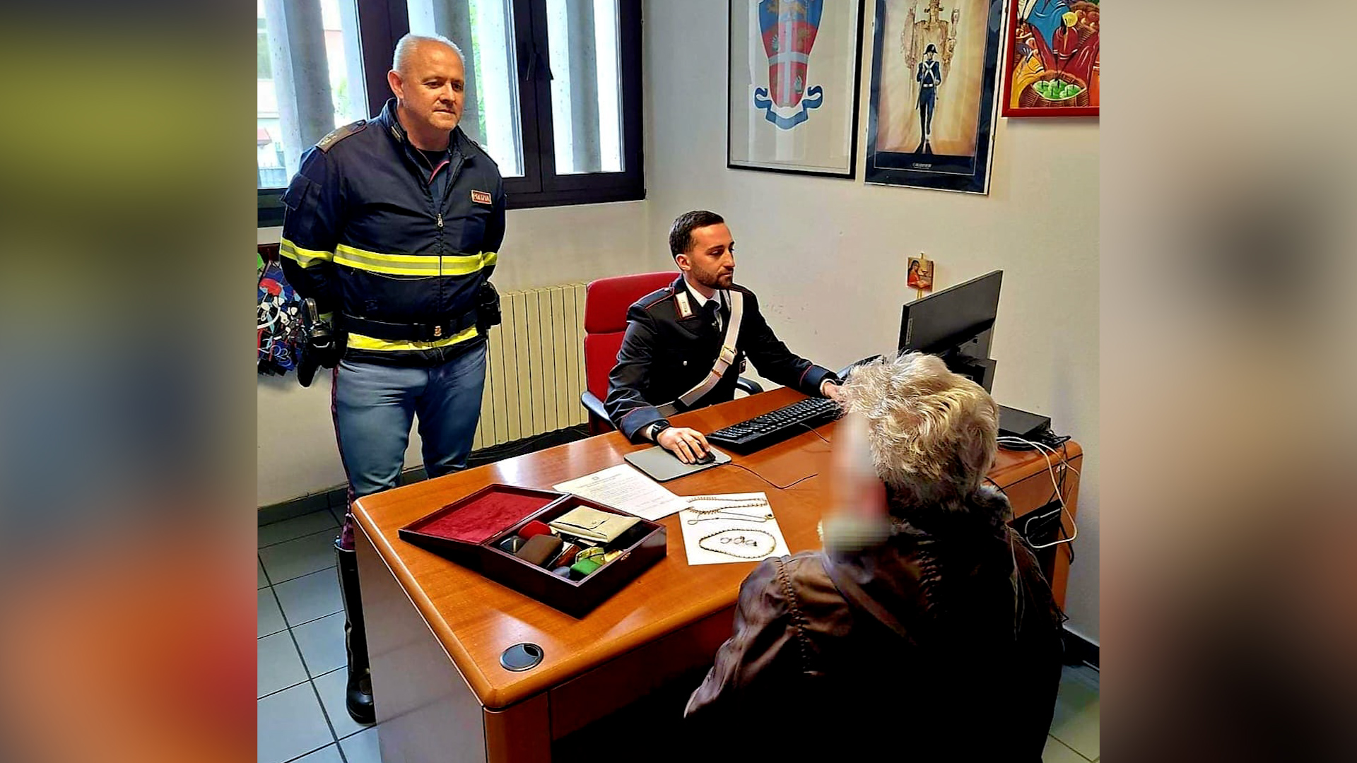 80enne truffata da finto carabiniere: oro recuperato e malviventi identificati