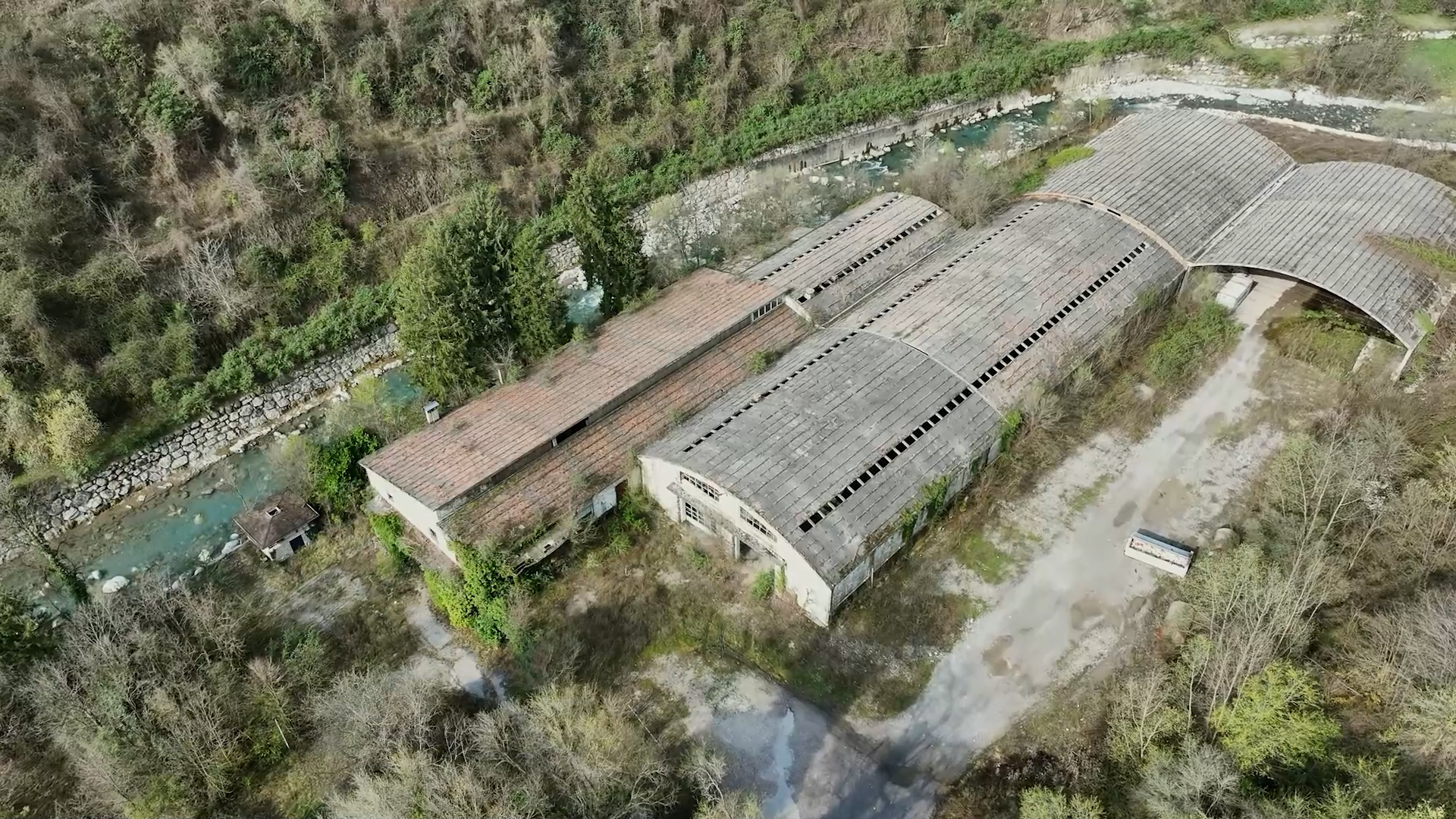 Nuova vita per l'imbottigliamento, privato compra l'area
