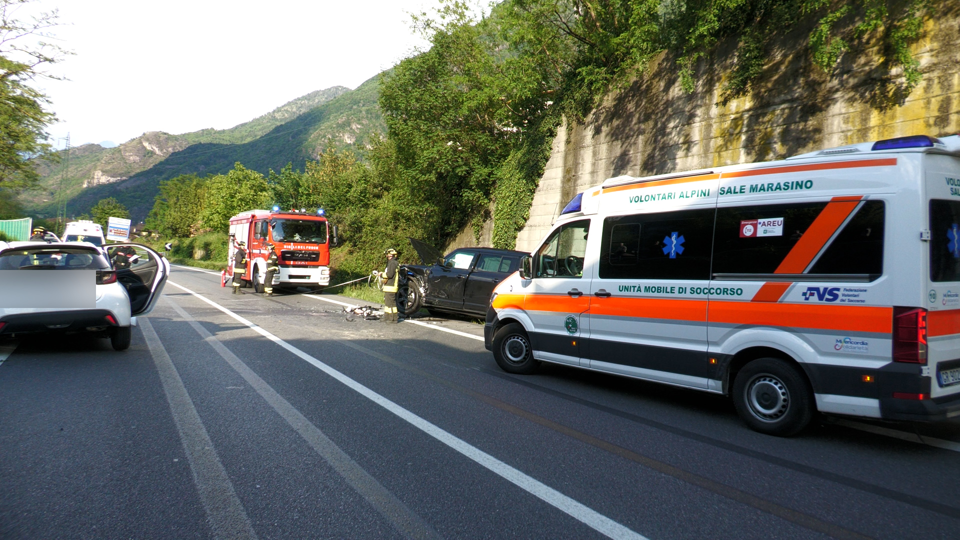 Frontale sulla 42: 4 feriti e traffico in tilt