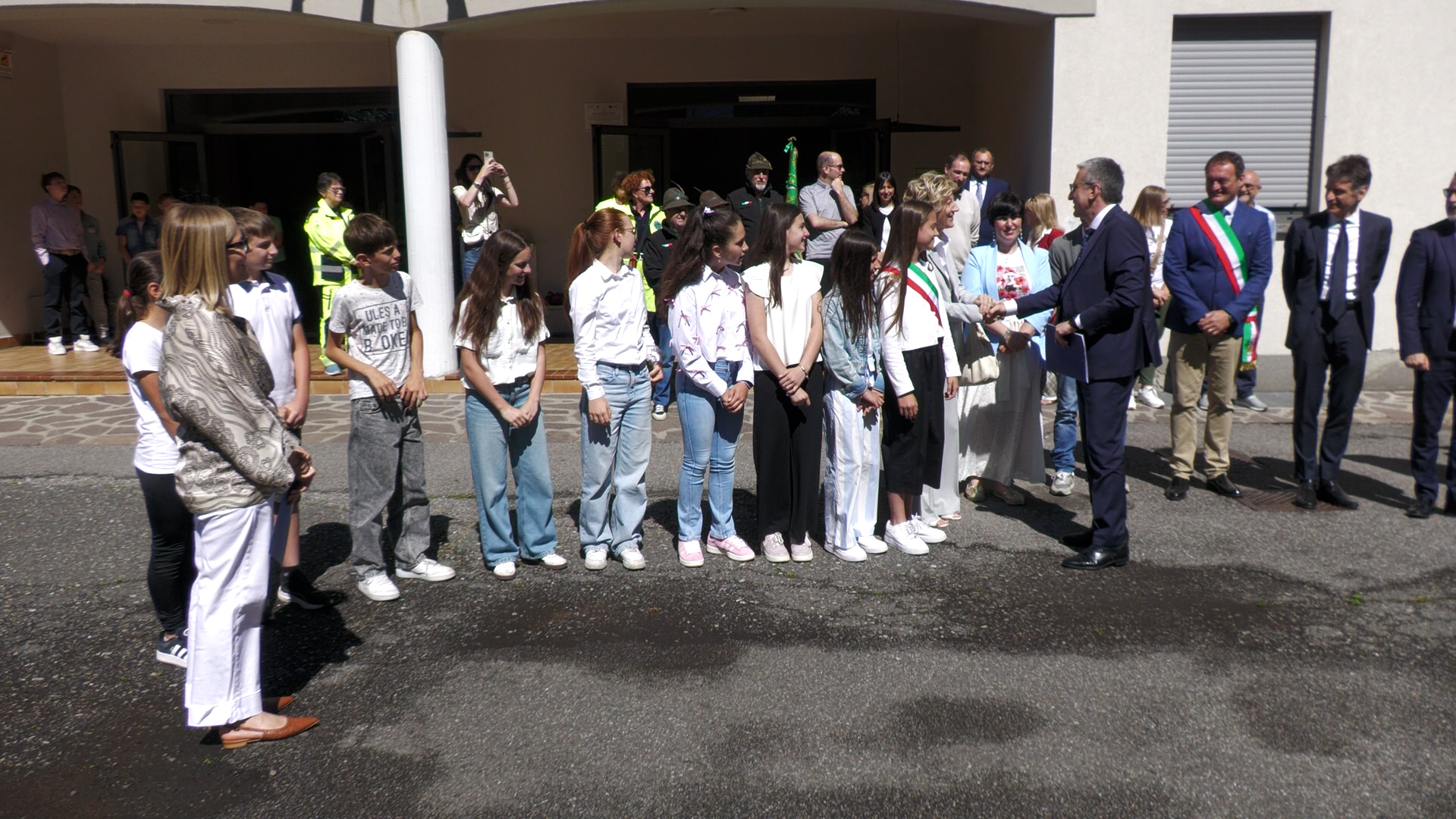 Il Prefetto di Brescia in visita alle medie: si parla di legalità e senso civico