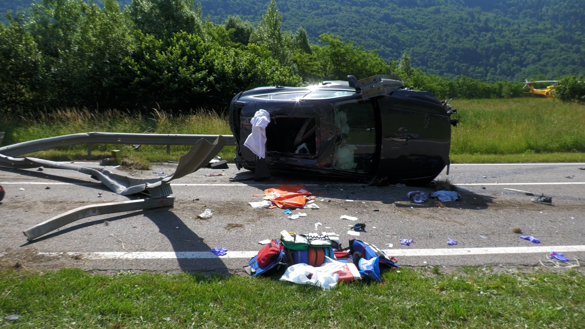 Doppio sorpasso, doppio schianto: due feriti lungo la SS42