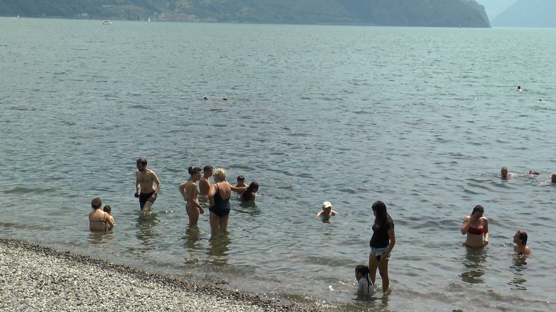 Alto Sebino, spiagge piene e ottime prospettive