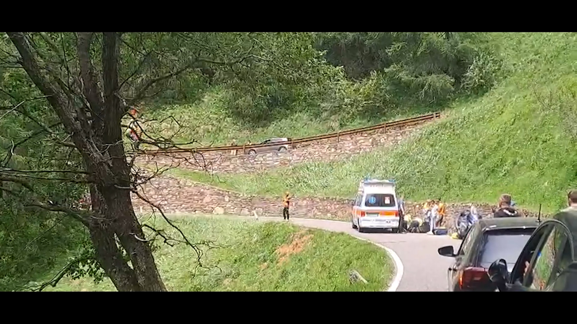 Passo Gavia, moto in una scarpata: traffico bloccato 5 ore