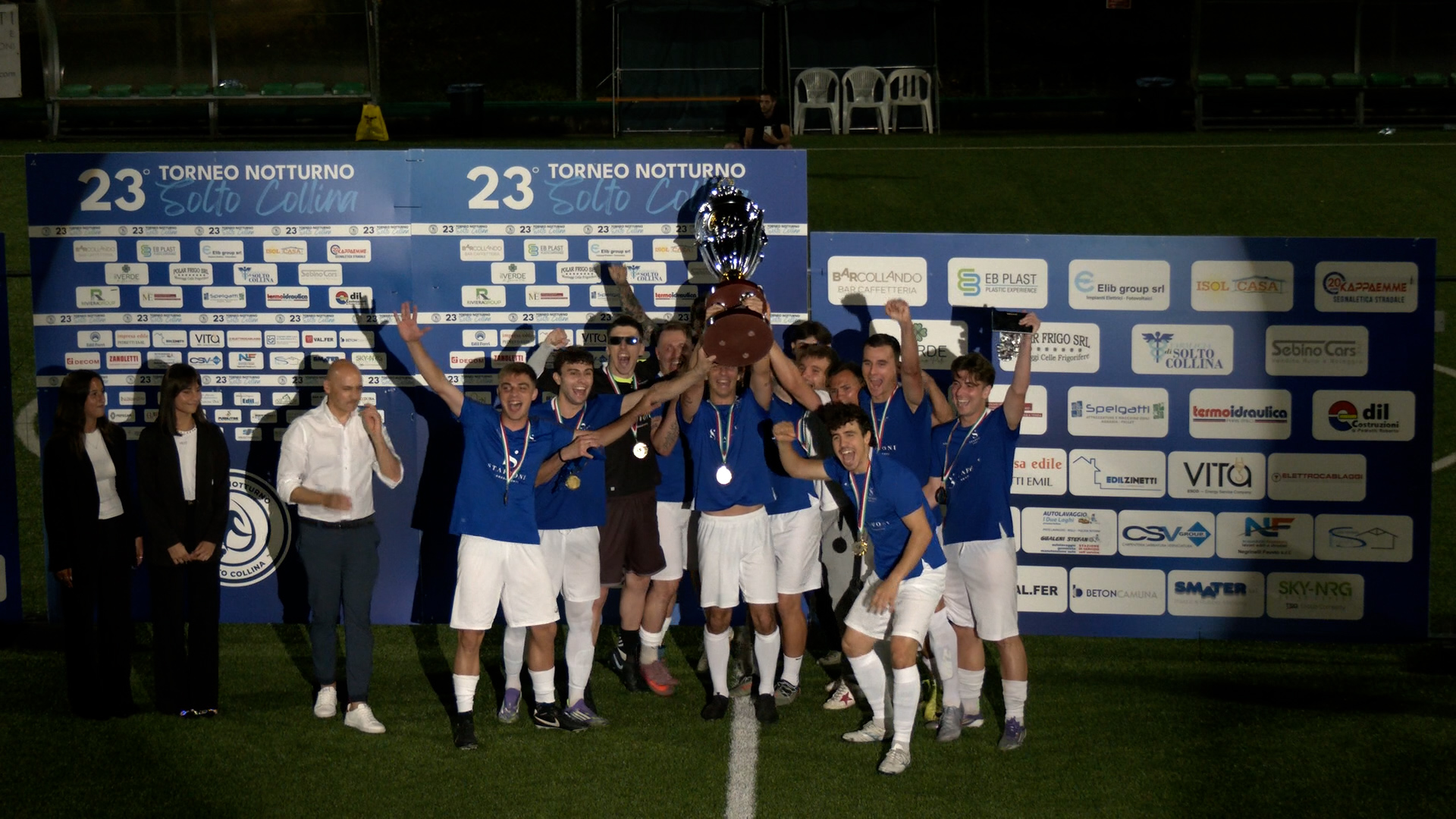 Arredamenti Staffoni trionfa al torneo notturno di Solto Collina