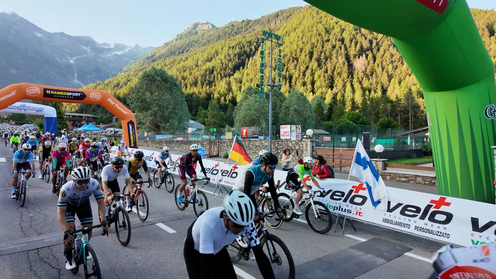 1200 ciclisti per la 22° Granfondo Gavia e Mortirolo