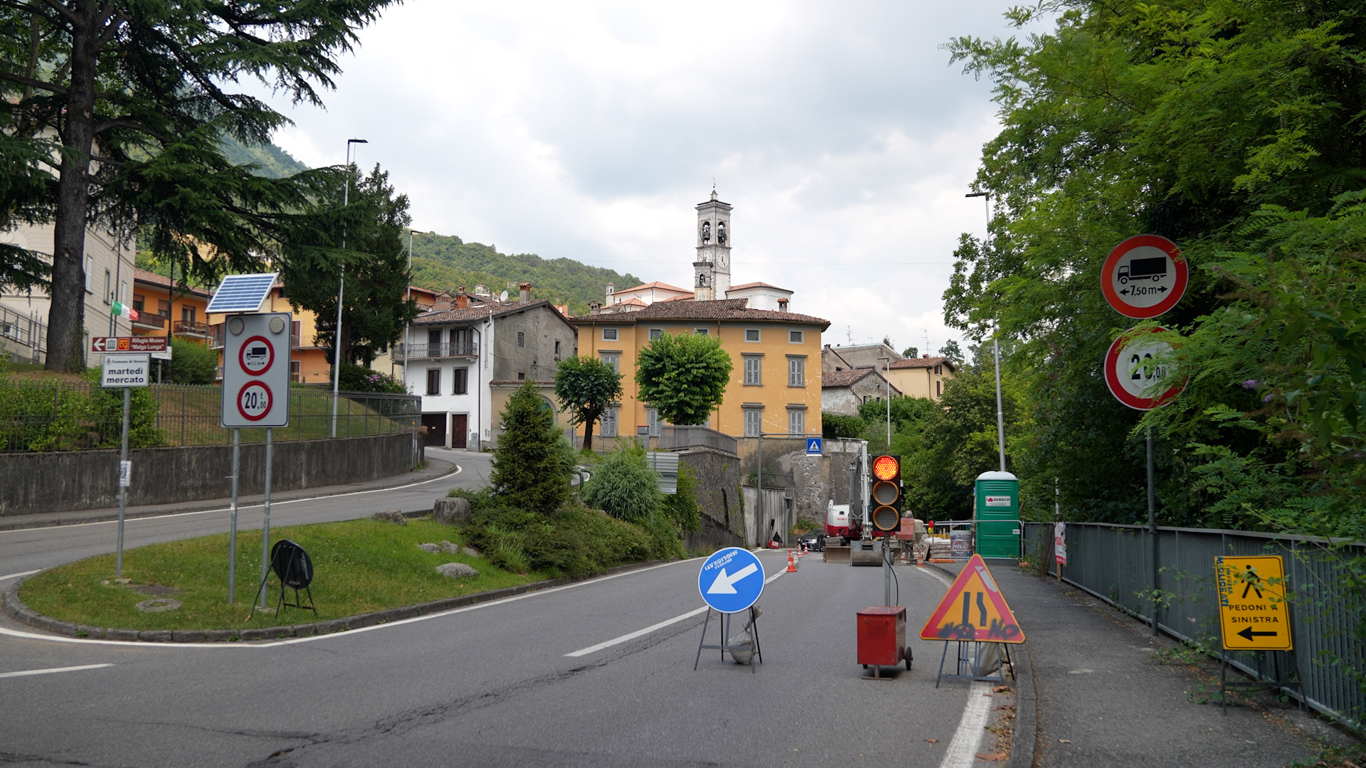 Ultimi giorni di cantiere per il muro di via Baroni
