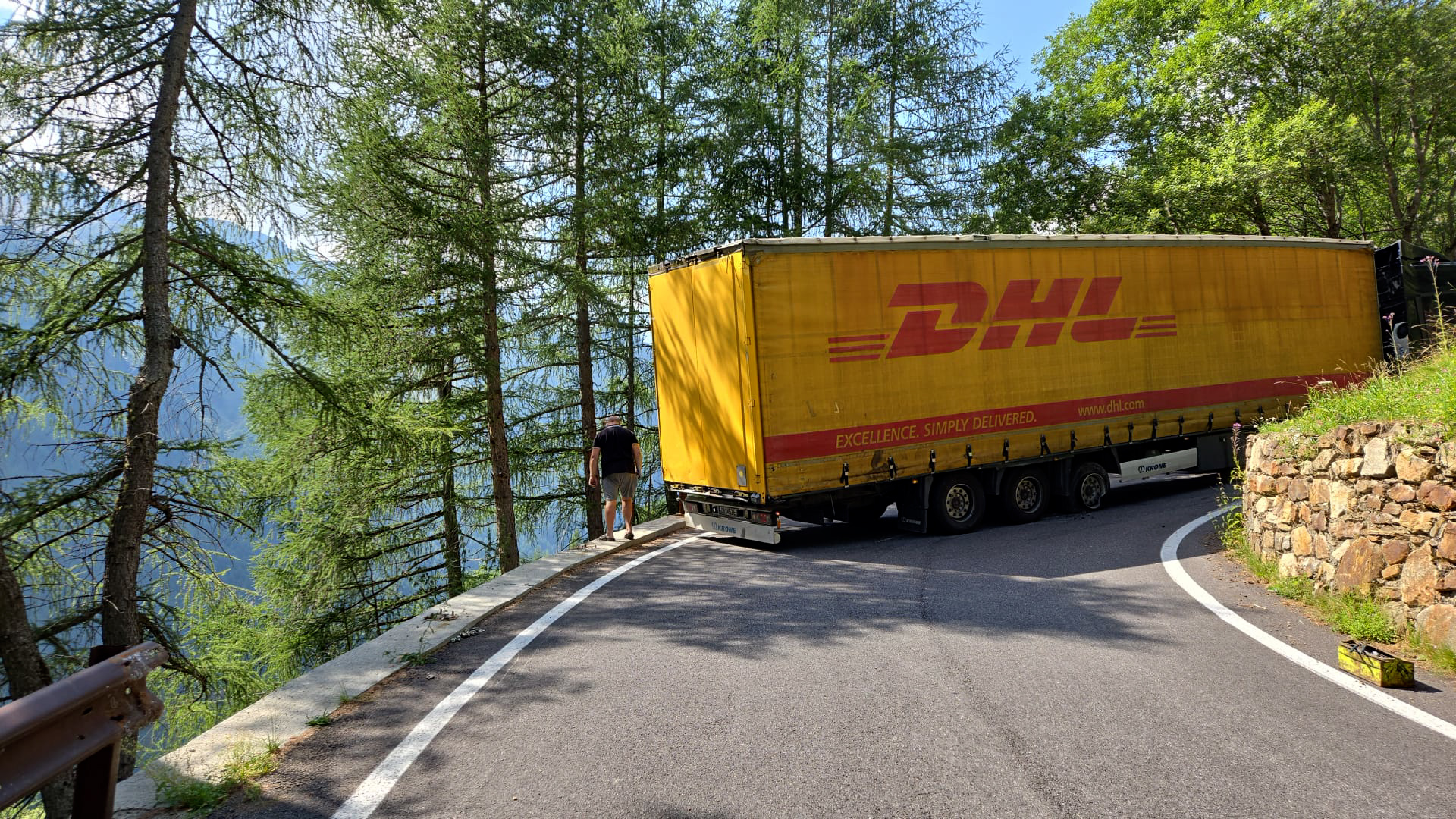 Autotreno blocca il Gavia per diverse ore