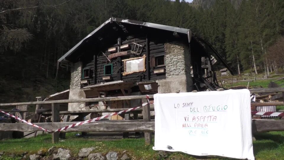 Val Brandet, dopo l’incendio riapre il rifugio alpino