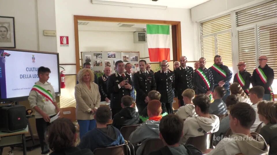 Carabinieri a scuola: si parla di bullismo