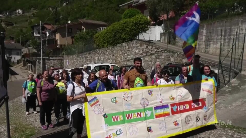 Val Saviore, in marcia per dire ”no” alle guerre