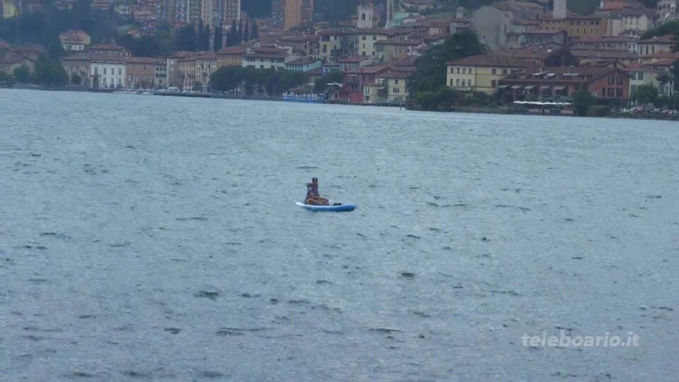 Valle e lago nella morsa  di caldo e afa