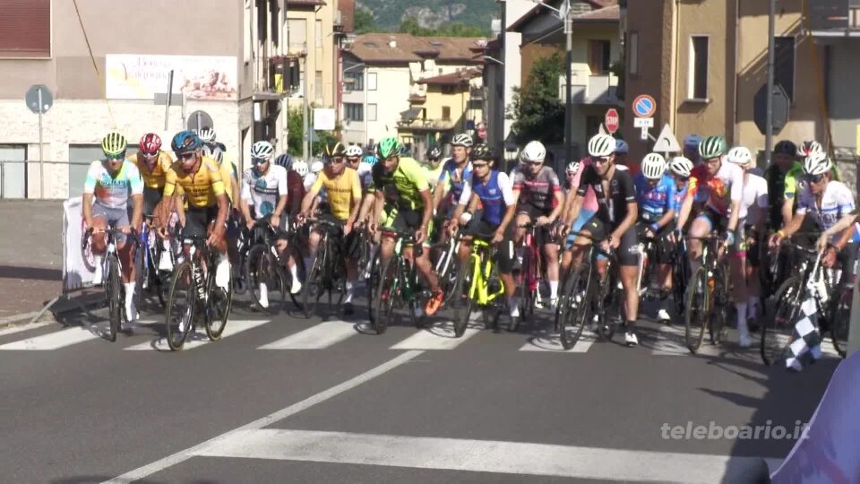 Ciclismo: Simone Capelli trionfa ancora sul Crocedomini