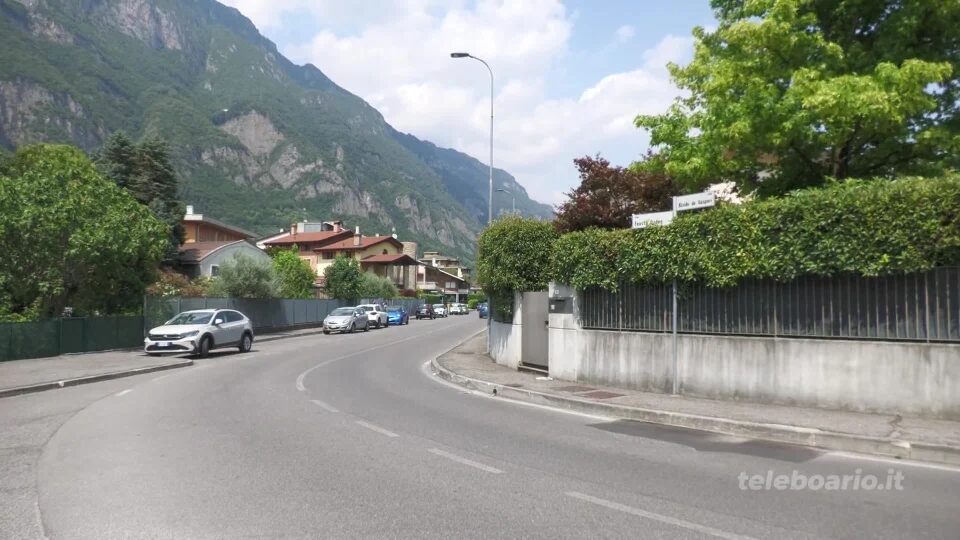 Via Cadeo Darfo: macchine in folle corsa e cittadini esasperati
