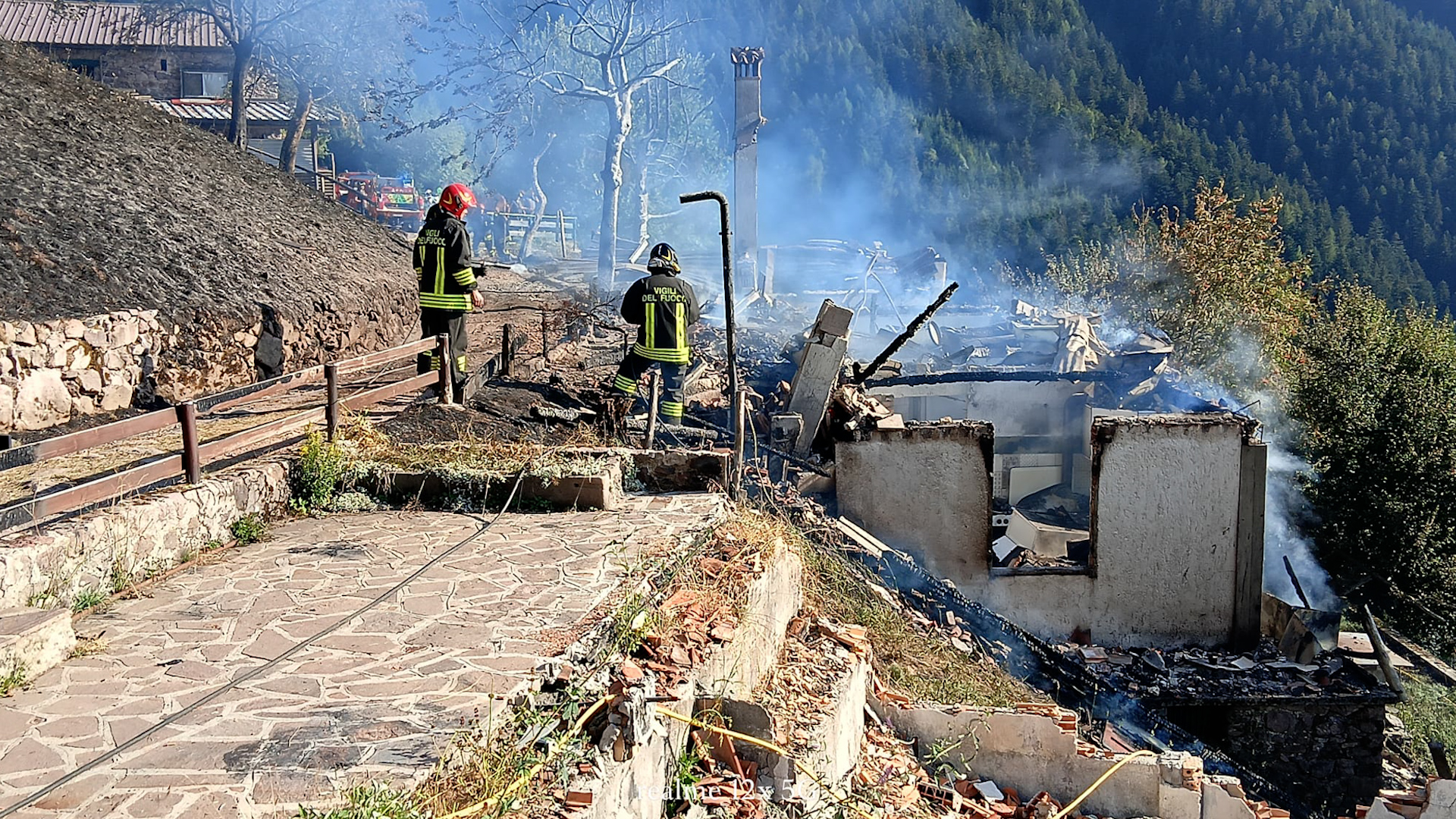 Darfo, incendio in Cervera. Distrutte due cascine