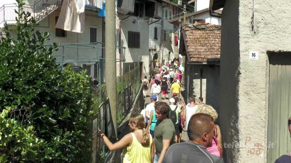 Corteno: In marcia per la pace “nel giardino della valle”