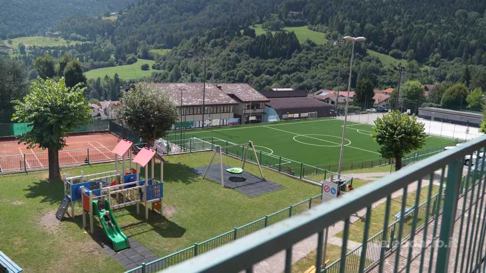 Vandalismo nel nuovo campo, scatta la chiusura