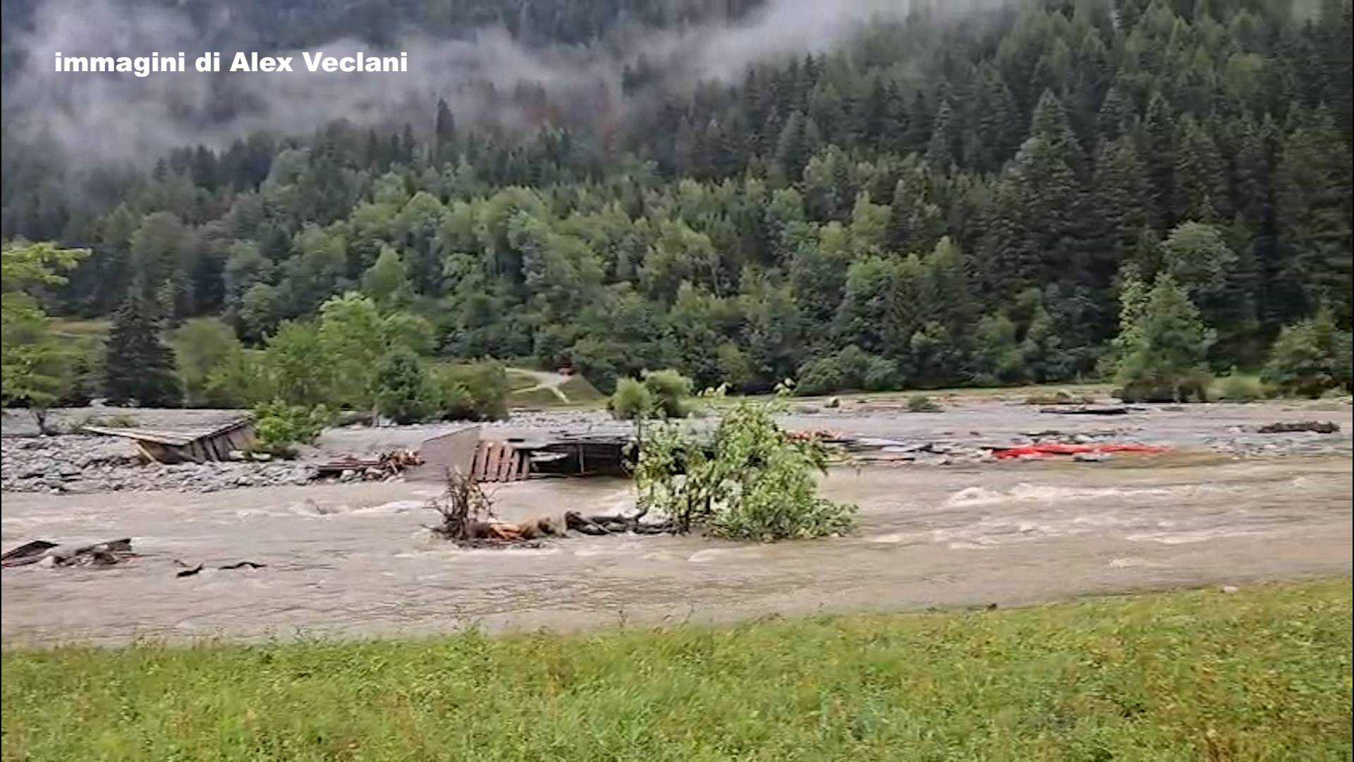 Stadolina, al lavoro sul torrente Vallaro