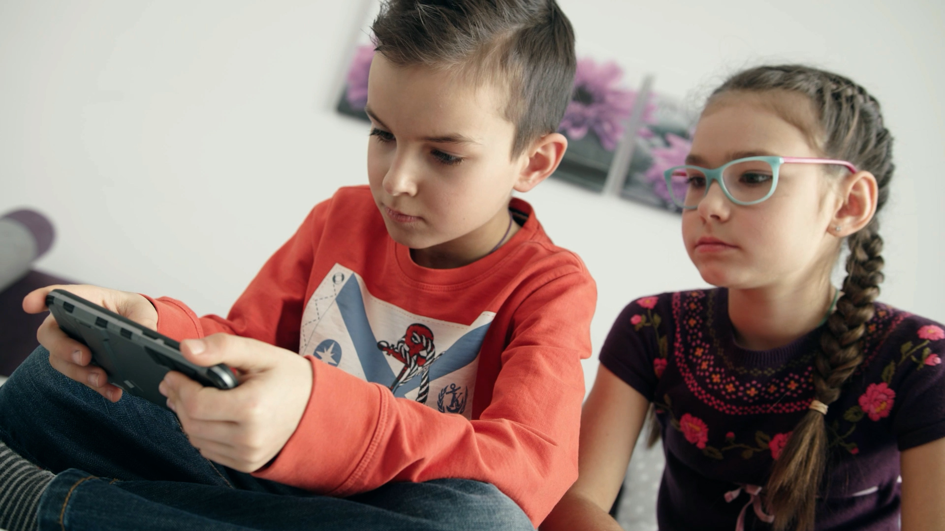 Bambini troppo digitali: i pediatri sensibilizzano i genitori